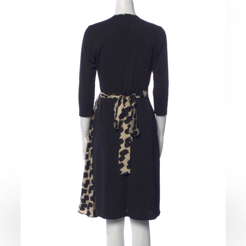 Two Tone Wrap Dress - Picture 2 of 3